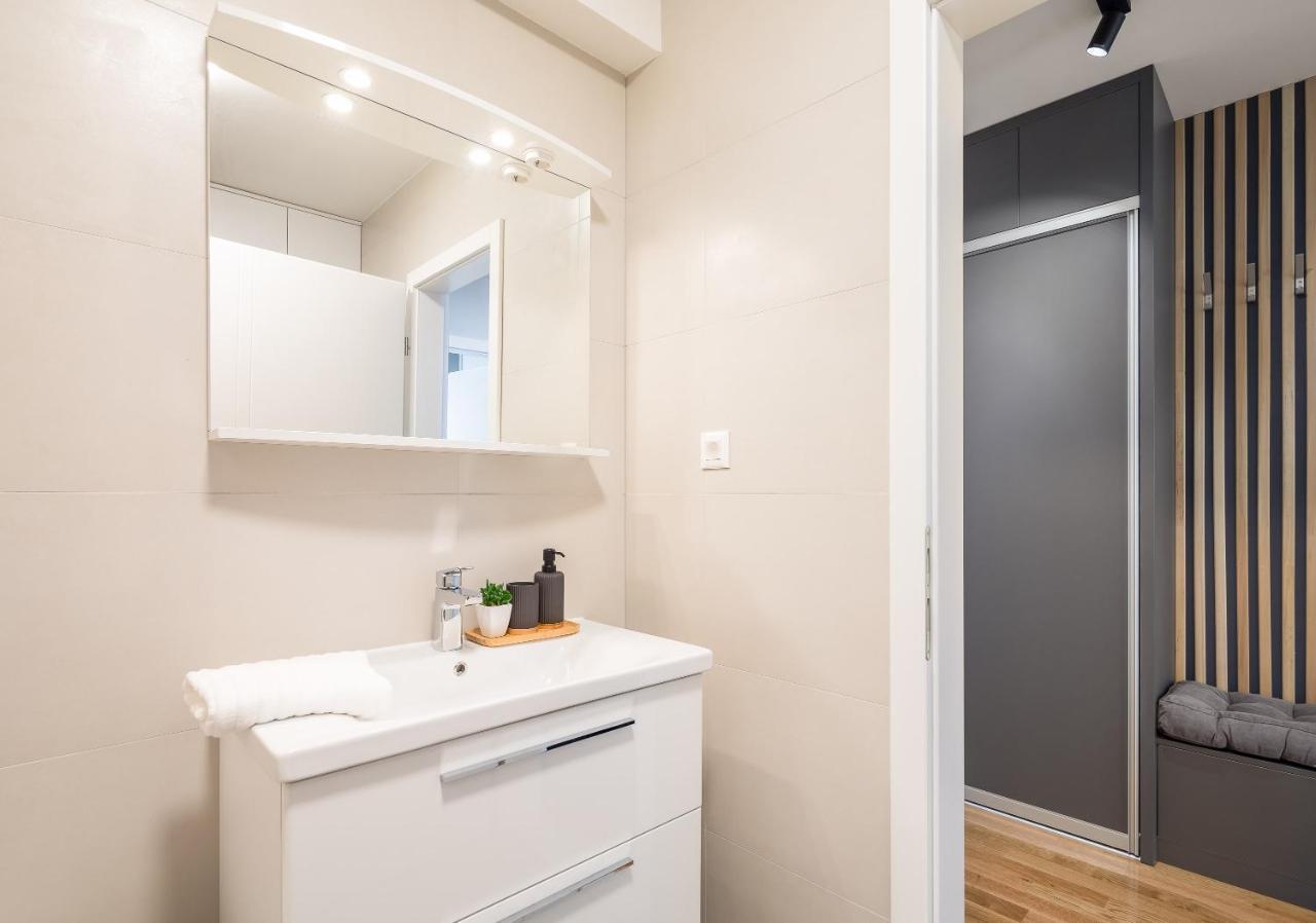 A&N Apartment - Partial Sea View And Free Parking มาคาร์สกา ภายนอก รูปภาพ
